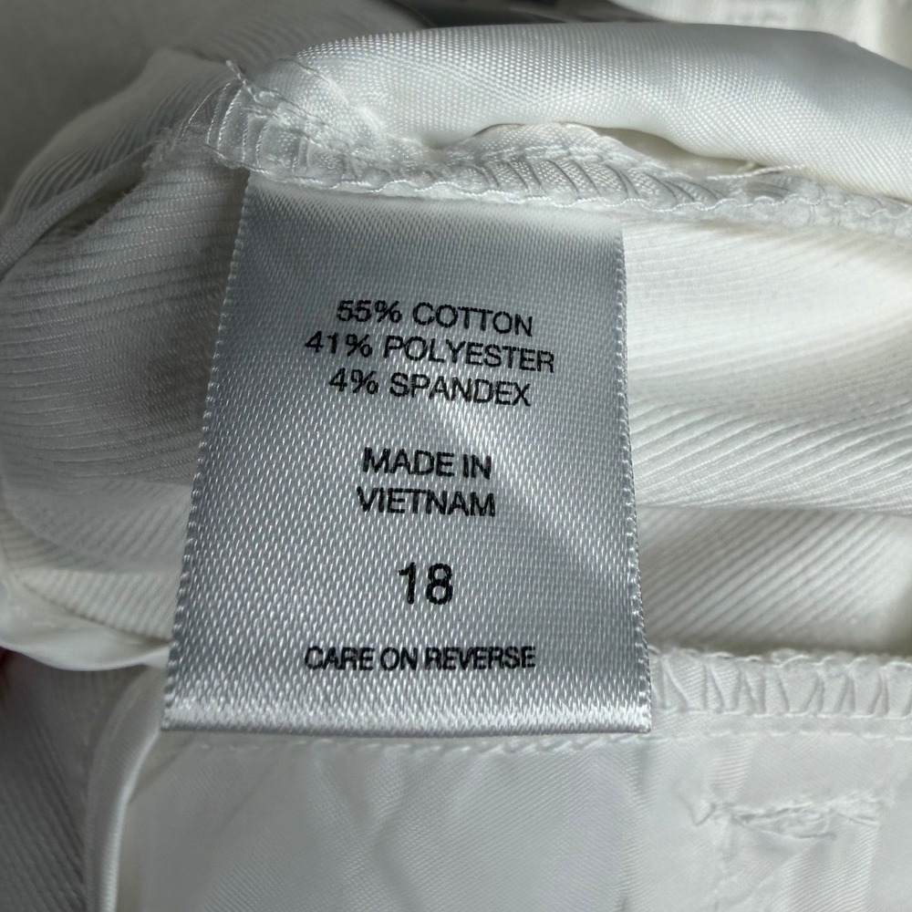 NWT 7th Avenue Bermuda Short size 18 White - Picture 3 of 12
